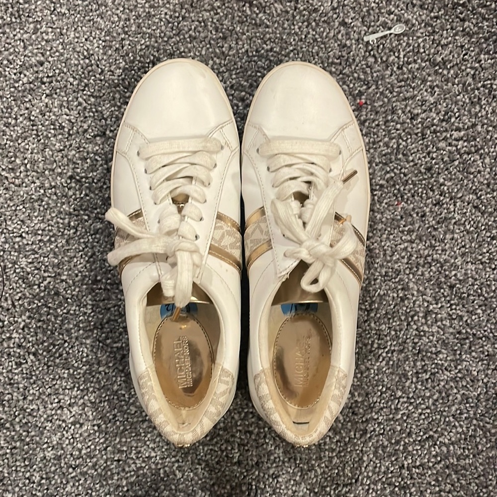 White Micheal Kors shoes size 6 1/2